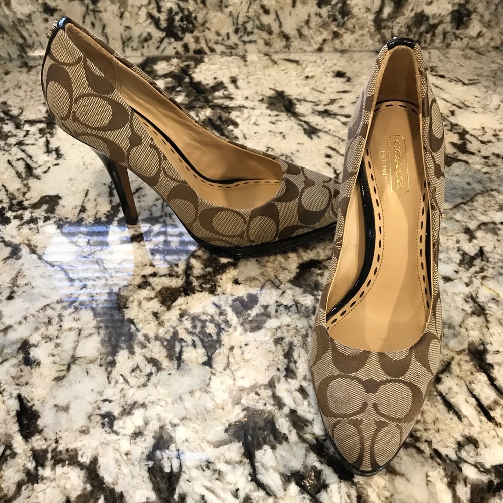 Coach pump size 6
